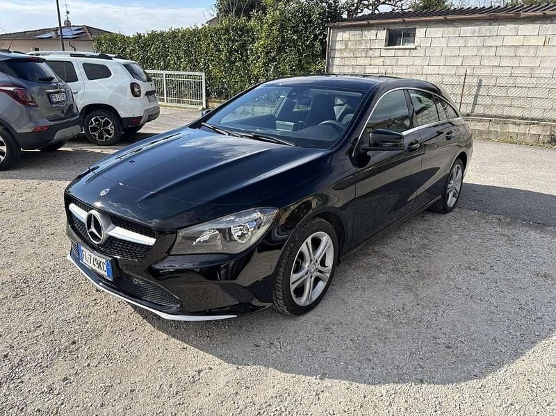 Usata Mercedes CLA180 Shooting Brake 109 CV (80 kW) 2017 Nero Station wagon