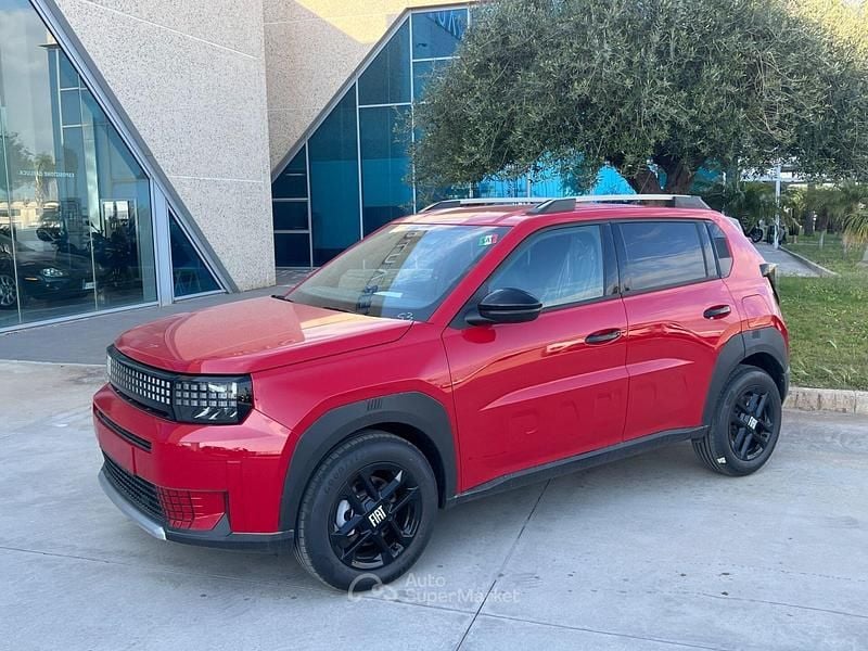 Nuova Fiat Grande Panda Icon 101 CV (74 kW) 2026 Rosso Utilitaria