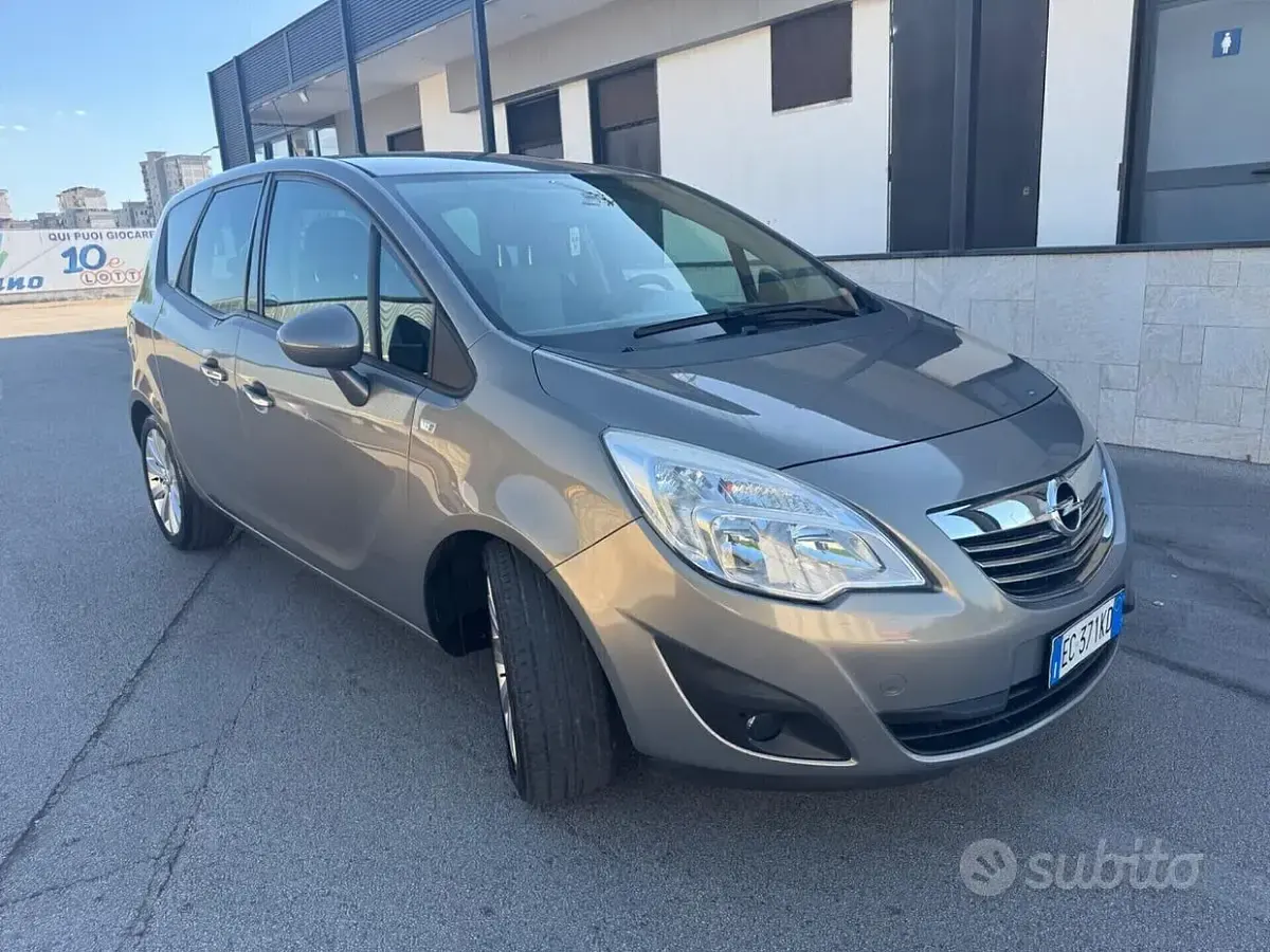 Usata Opel Meriva Cosmo 110 CV (80 kW) 2010 Giallo Monovolume
