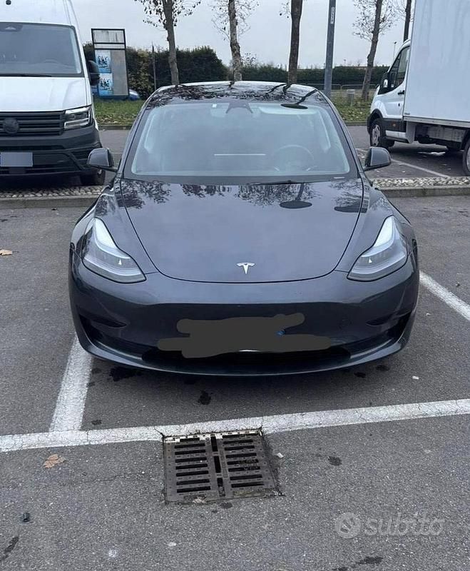Usata Tesla Model 3 2023 Grigio Berlina