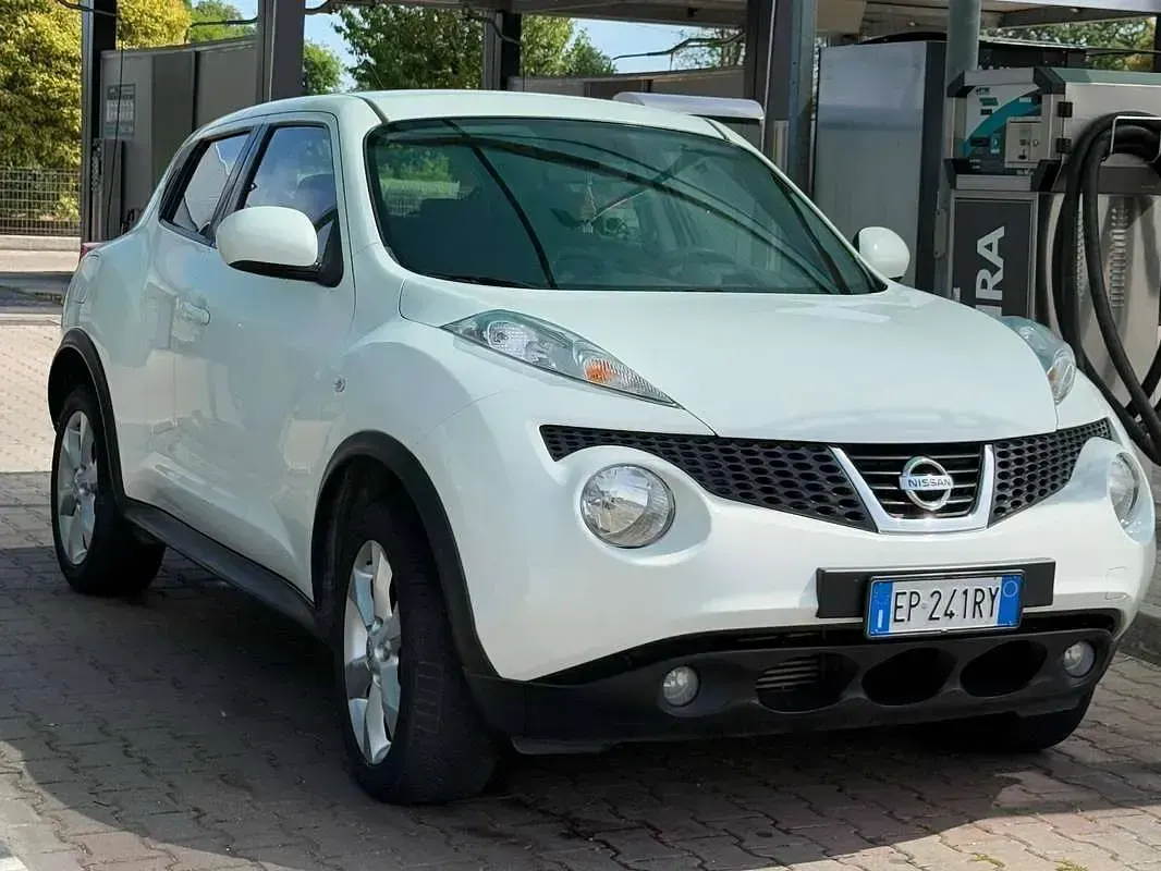 Usata Nissan Juke Tekna 110 CV (80 kW) 2012 Bianco SUV