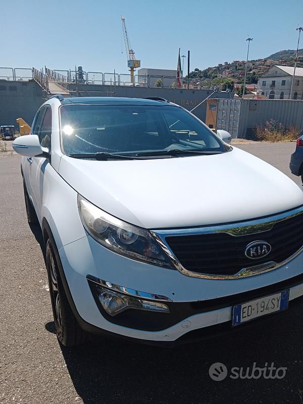 Usata Kia Carens 2011 Bianco Monovolume