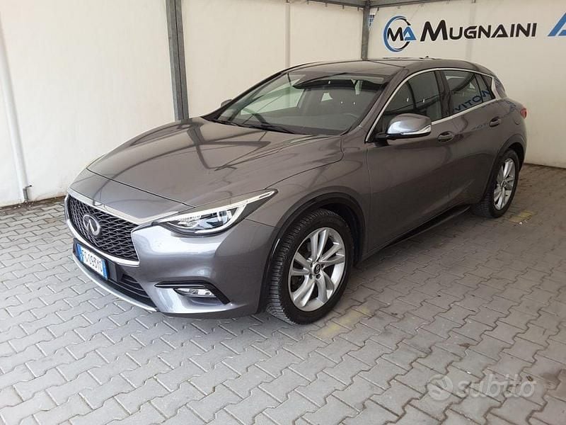 Usata Infiniti Q30 Business 110 CV (80 kW) 2017 Grigio Berlina