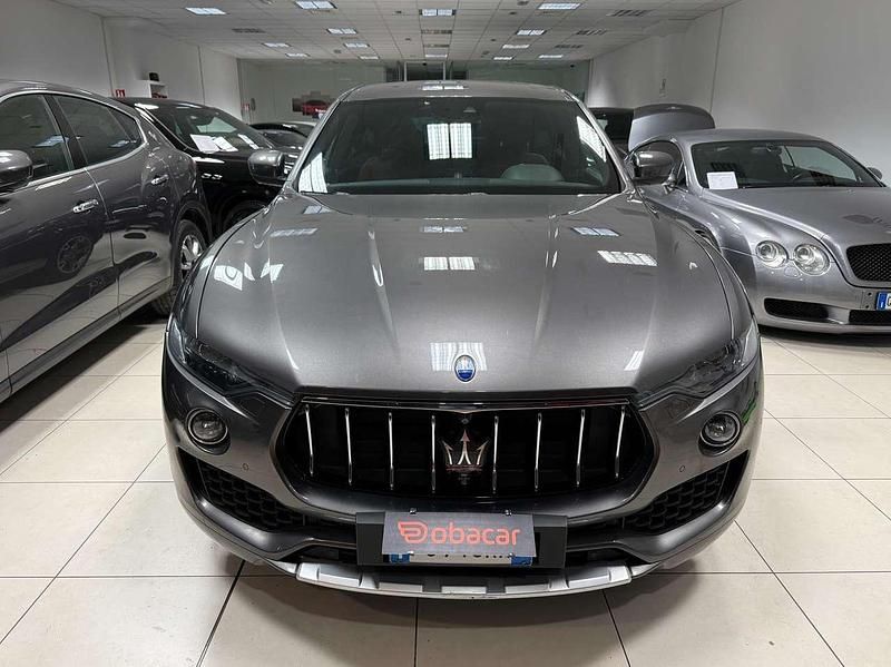 Usata Maserati Levante 275 CV (202 kW) 2017 Grigio SUV