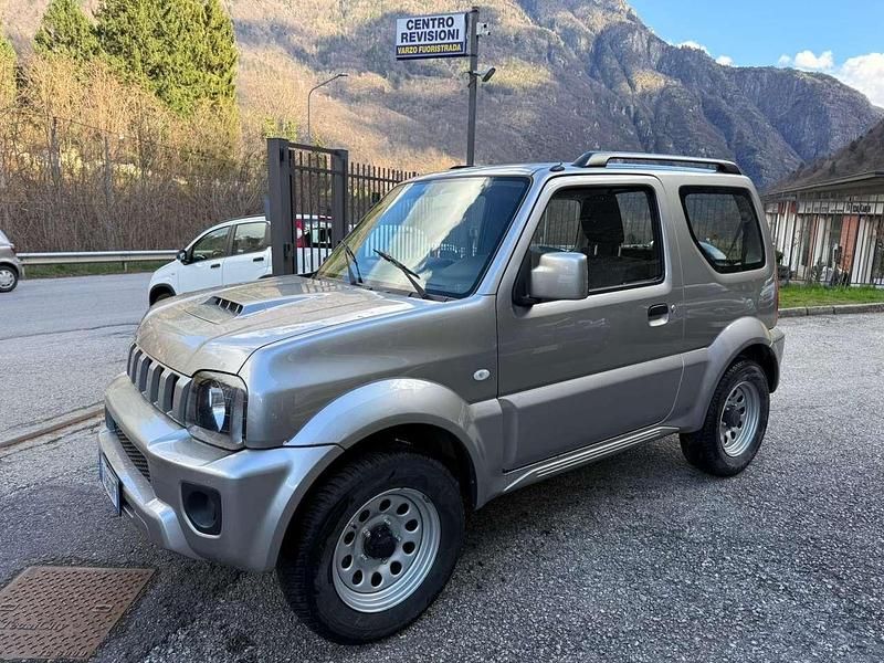 Usata Suzuki Jimny 86 CV (63 kW) 2017 Argento SUV