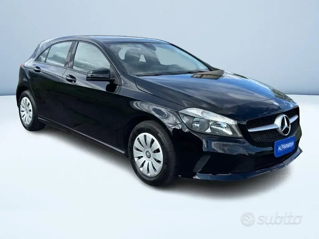 Usado Mercedes A160 Executive 90 CV (66 kW) 2016 Negro Berlina