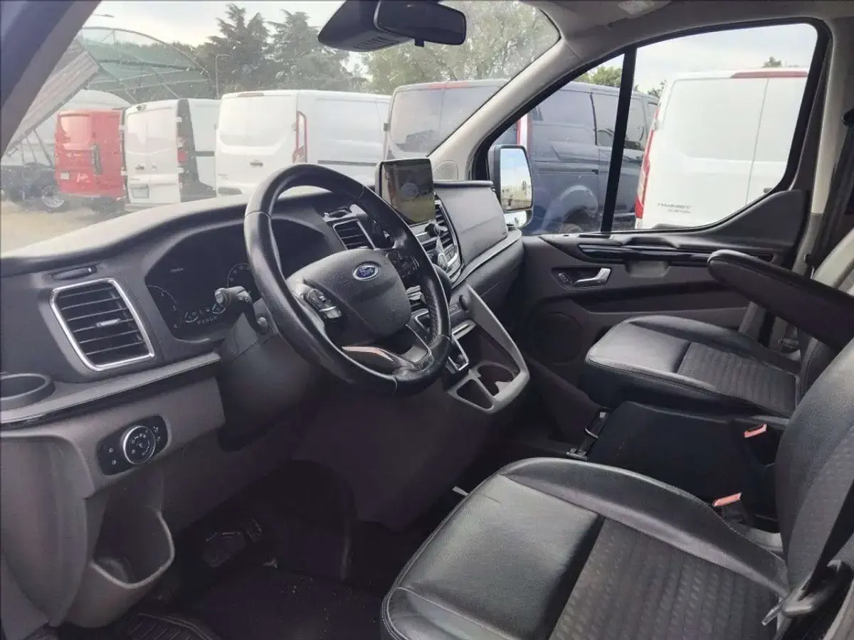 Usata Ford Tourneo Custom Sport 185 CV (136 kW) 2022 Grigio Furgone