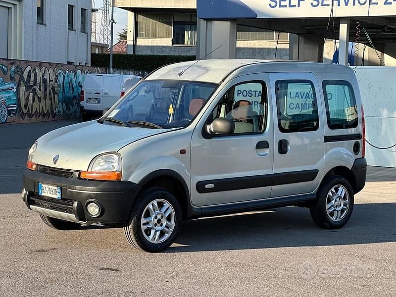 Usata Renault Kangoo Authentique 81 CV (59 kW) 2003 Grigio Monovolume