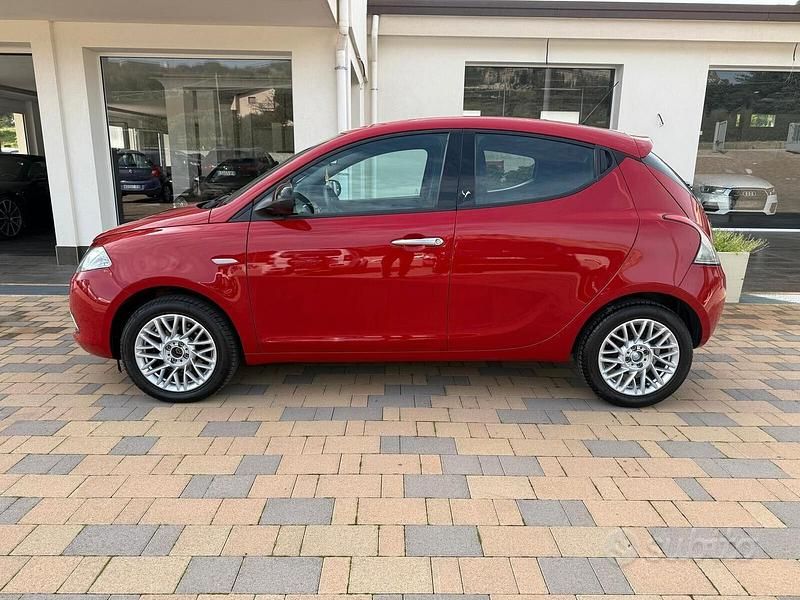 Usata Lancia Ypsilon S 95 CV (69 kW) 2013 Rosso Utilitaria