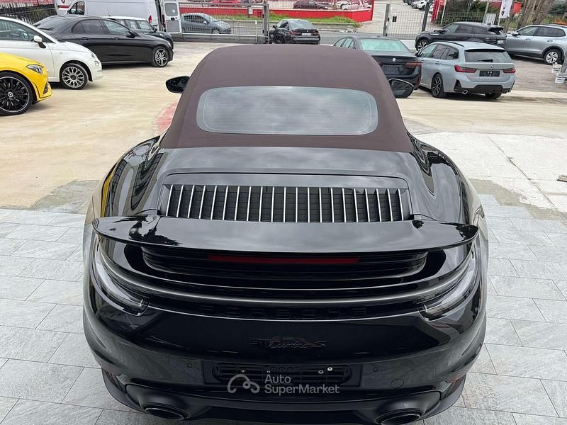 Usata Porsche 911 Turbo S Cabriolet 650 CV (478 kW) 2020 Saphirschwarz metallic Cabrio