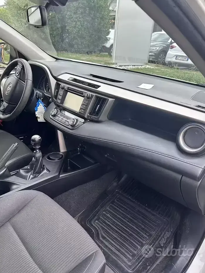 Usata Toyota RAV4 Active 124 CV (91 kW) 2013 Bianco SUV
