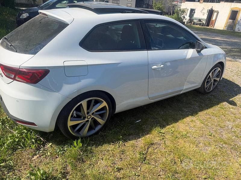 Usata Seat Leon FR 150 CV (110 kW) 2014 Bianco Coupé