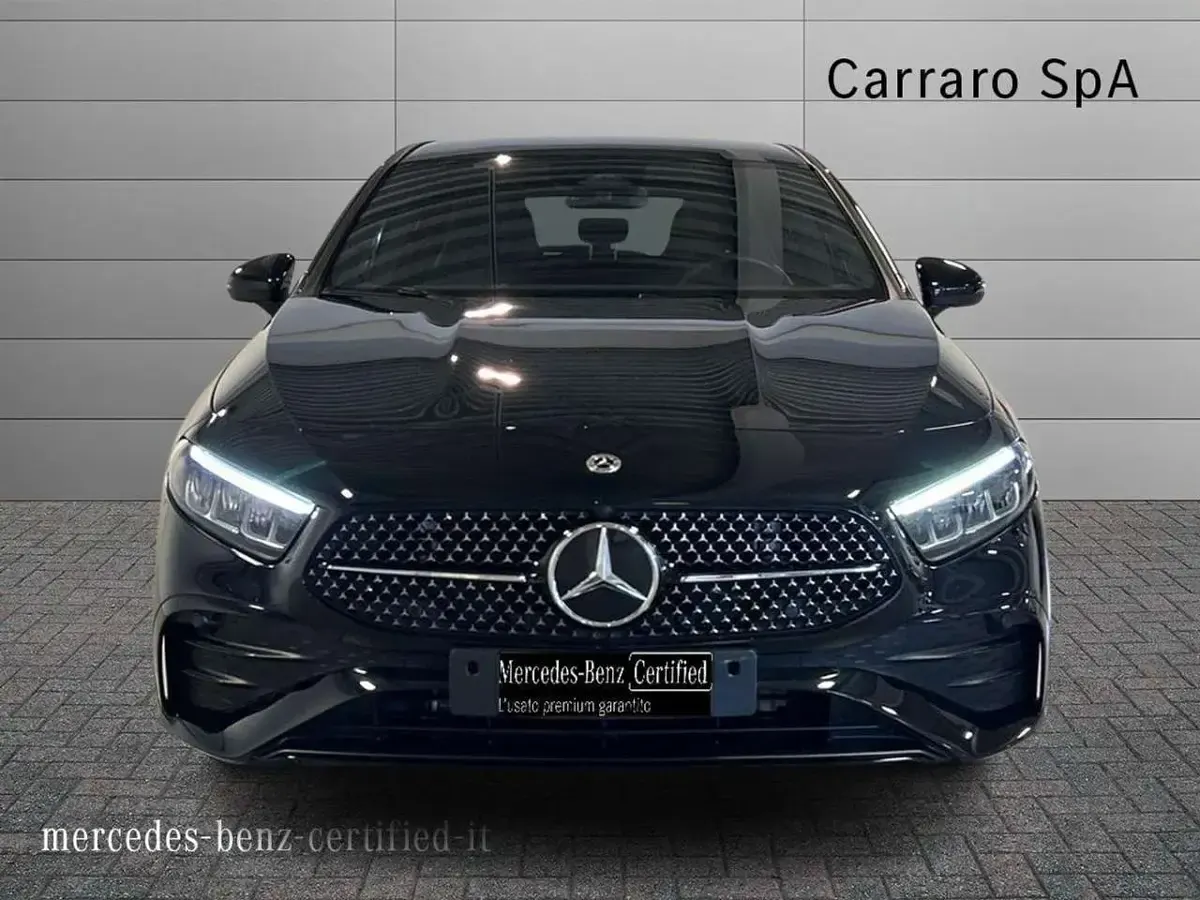 Usata Mercedes A180 AMG Line Premium 116 CV (85 kW) 2023 Nero metallizzato Berlina