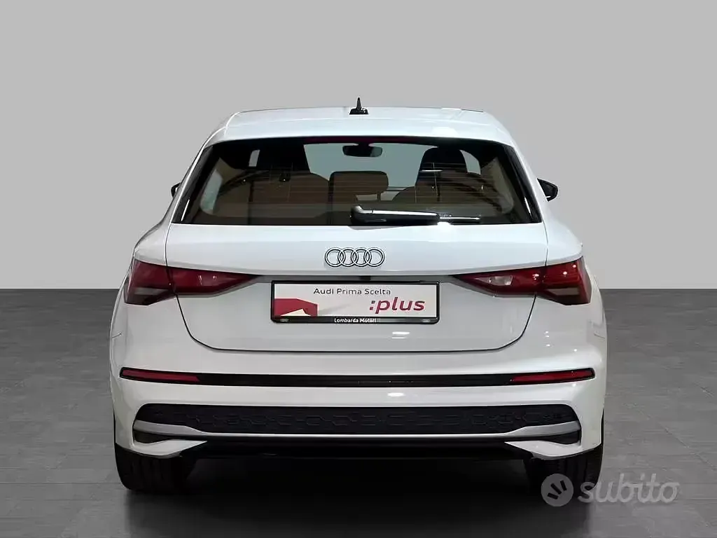 Usata Audi A3 Advanced 116 CV (85 kW) 2025 Bianco ghiacciaio metallizzato Berlina