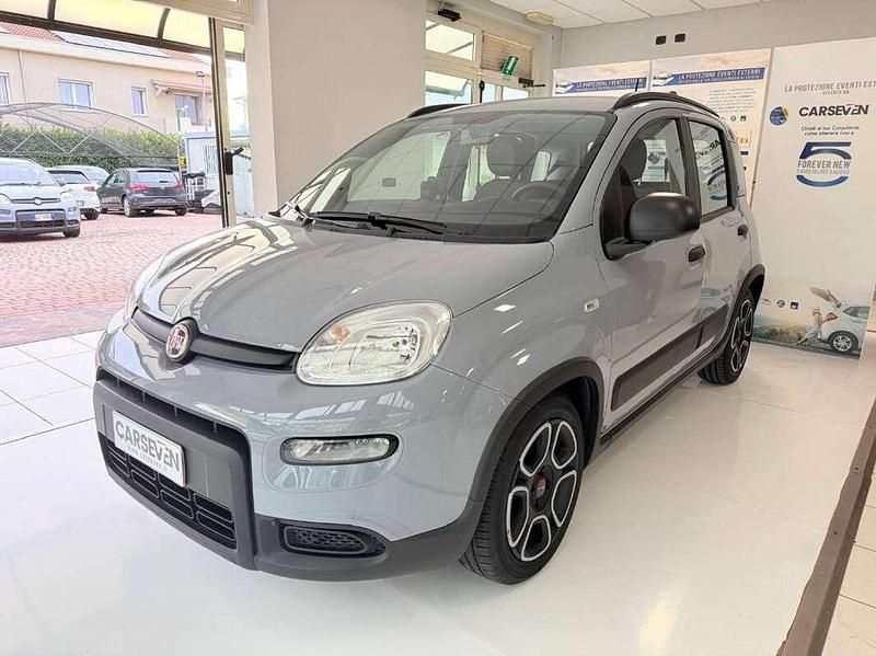 Grigio Usata 2022 Fiat Panda S Tre volumi | 9999 € (Buon prezzo) - Immagine 1/4