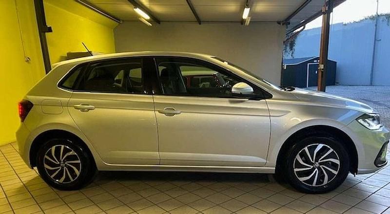 Usata VW Polo 95 CV (69 kW) 2023 Grigio Berlina