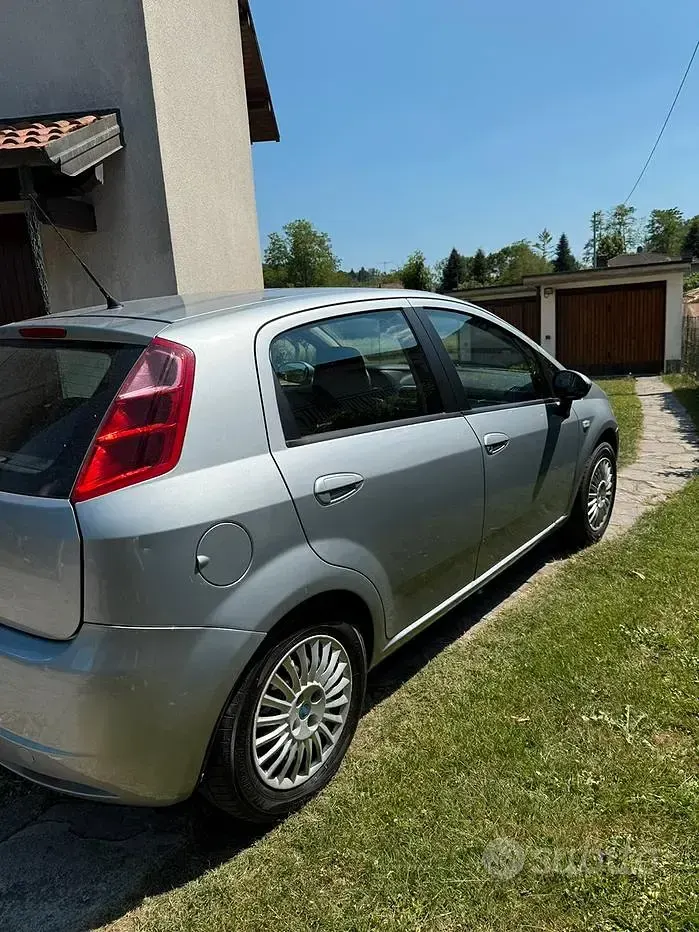 Usata Fiat Grande Punto 75 CV (55 kW) 2006 Utilitaria