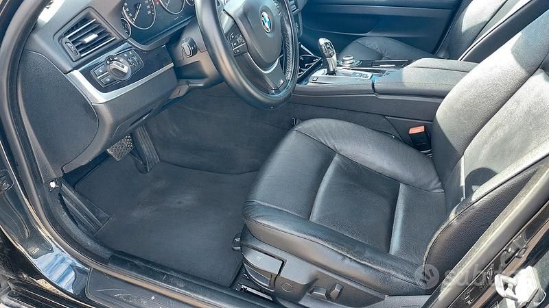 Usata BMW 520 184 CV (135 kW) 2010 Nero Berlina