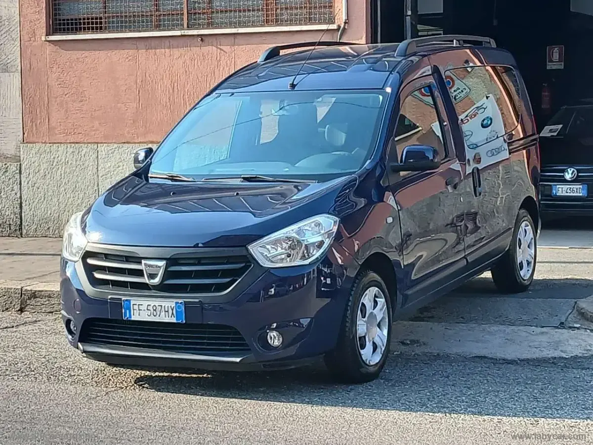 Usata Dacia Dokker Lauréate 75 CV (55 kW) 2016 Blu/azzurro Monovolume