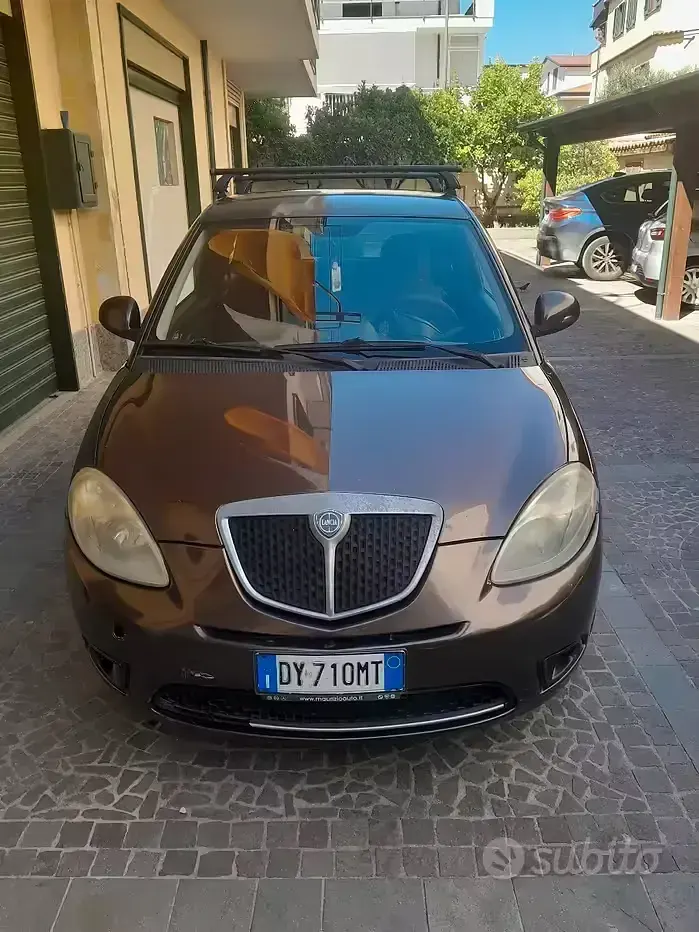 Usata Lancia Ypsilon 77 CV (56 kW) 2010 Marrone Utilitaria