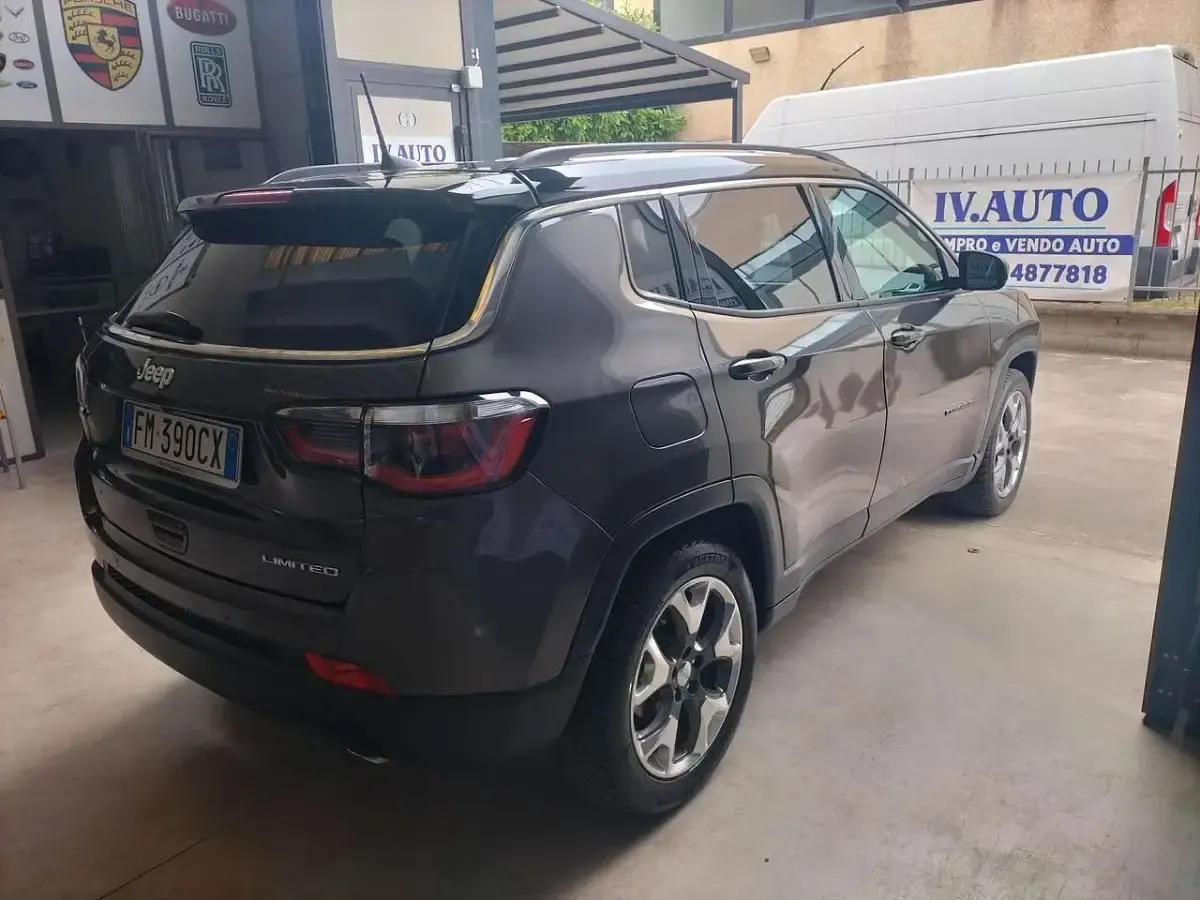 Usata Jeep Compass Limited 120 CV (88 kW) 2017 Grigio SUV