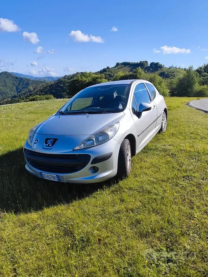 Usata Peugeot 207 68 CV (50 kW) 2008 Grigio Berlina