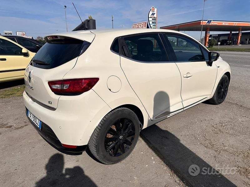 Usata Renault Clio IV 90 CV (66 kW) 2016 Bianco Berlina