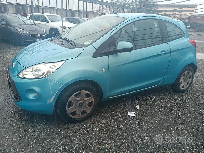 Usata Ford Ka Plus Titanium 69 CV (50 kW) 2011 Blu Utilitaria