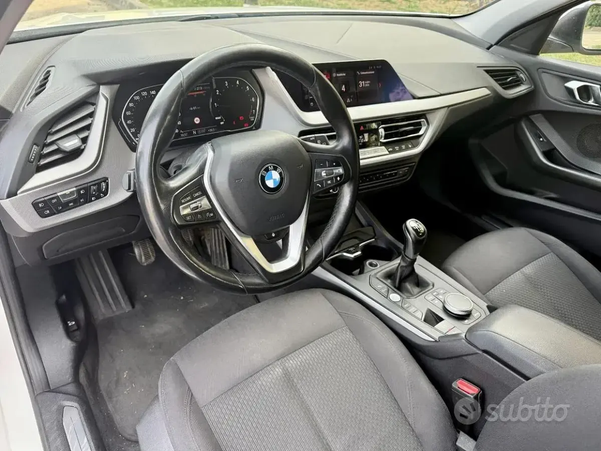 Usata BMW 118 Advantage 140 CV (102 kW) 2019 Bianco Berlina