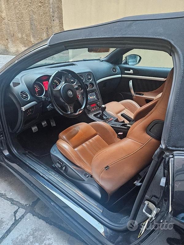 Usata Alfa Romeo Spider 200 CV (147 kW) 2010 Nero Cabrio