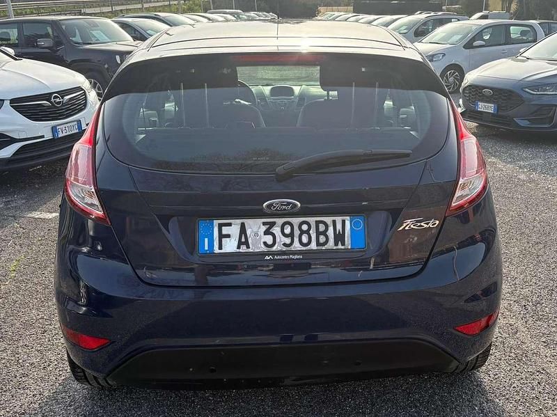 Usata Ford Fiesta Business Edition 95 CV (69 kW) 2015 Blu/azzurro Berlina
