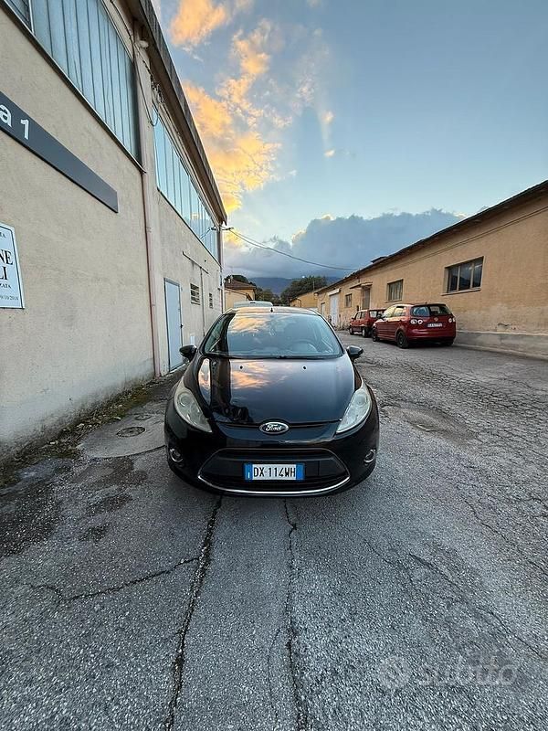 Usata Ford Fiesta Titanium 68 CV (50 kW) 2008 Nero Utilitaria
