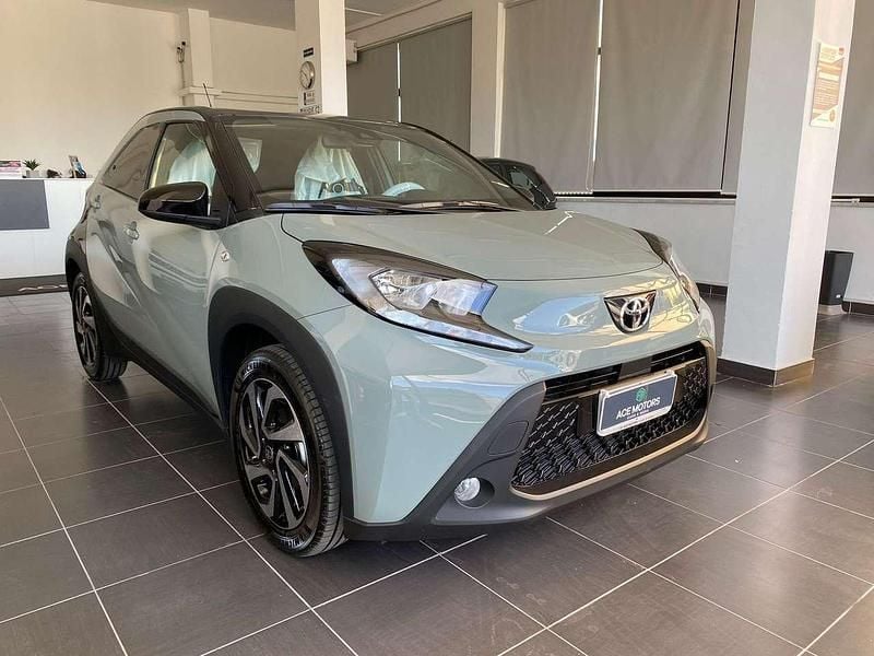 Nuova Toyota Aygo X Trend 72 CV (52 kW) 2025 Verde SUV
