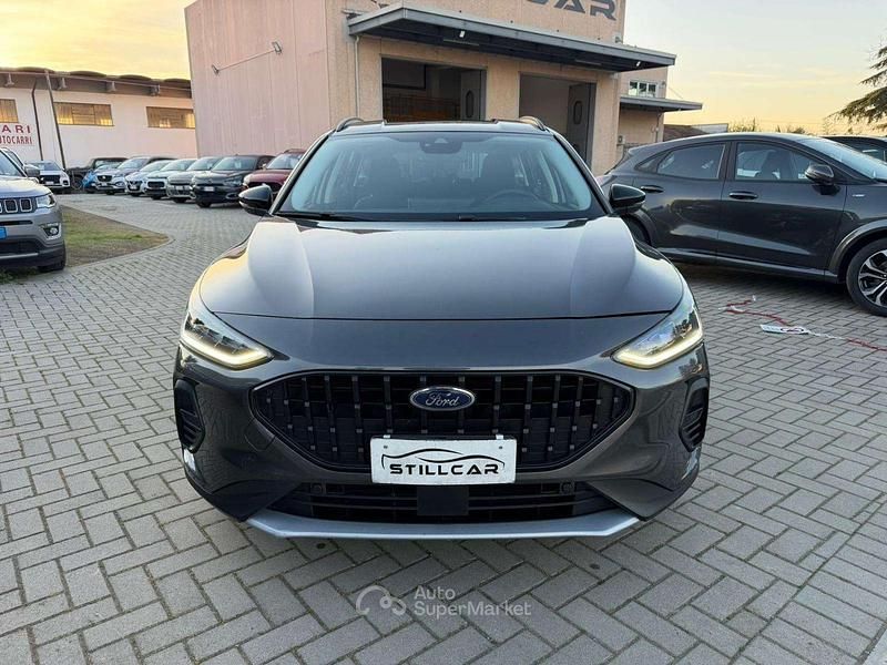 Usado Ford Focus Active 125 CV (91 kW) 2023 Gris Familiar