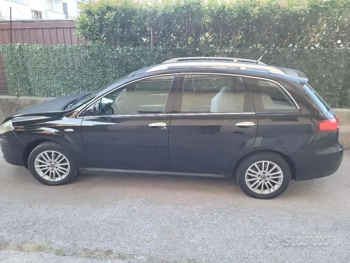 Usata Fiat Croma 150 CV (110 kW) 2009 Nero Station wagon