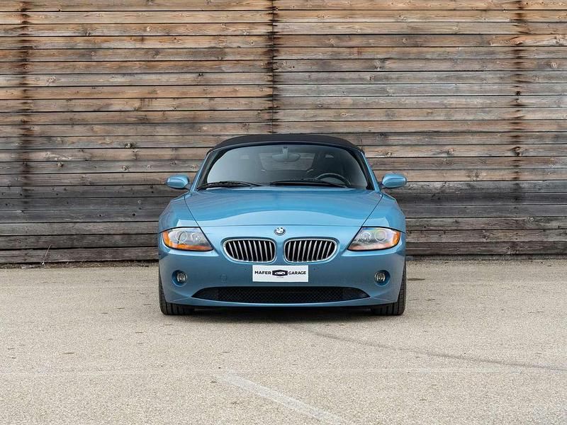 Begagnad BMW Z4 Efficient Dynamics 231 HK (169 kW) 2003 Blå Cab