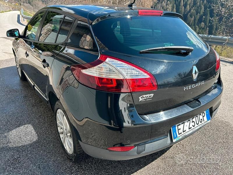 Usata Renault Mégane 110 CV (80 kW) 2015 Nero Berlina