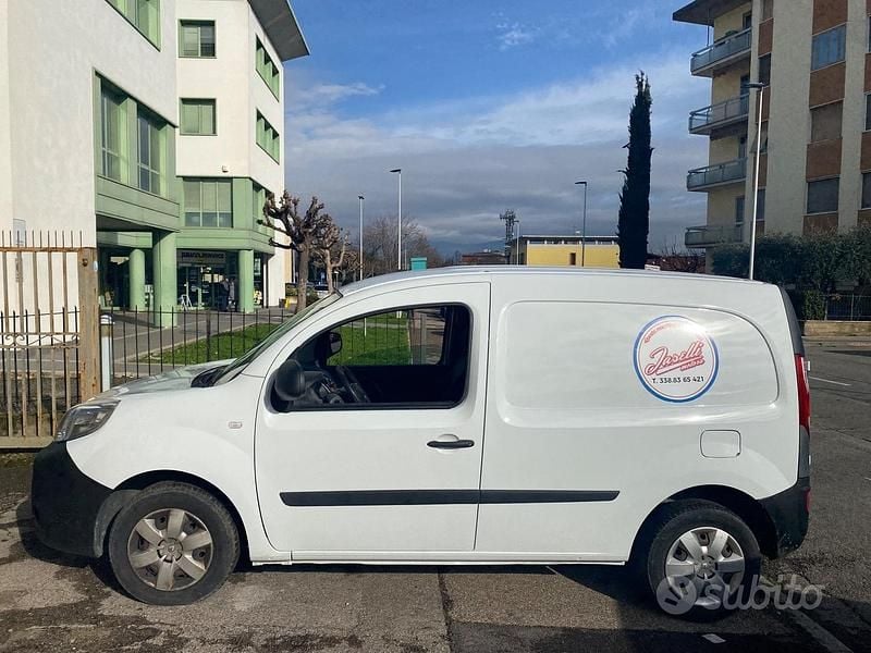 Usata Renault Kangoo Life 90 CV (66 kW) 2020 Bianco Berlina