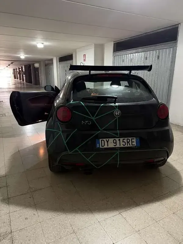 Usata Alfa Romeo MiTo Progression 95 CV (69 kW) 2010 Nero Utilitaria