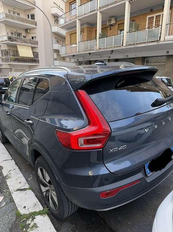 Usata Volvo XC40 Momentum 163 CV (119 kW) 2020 Blu/azzurro SUV
