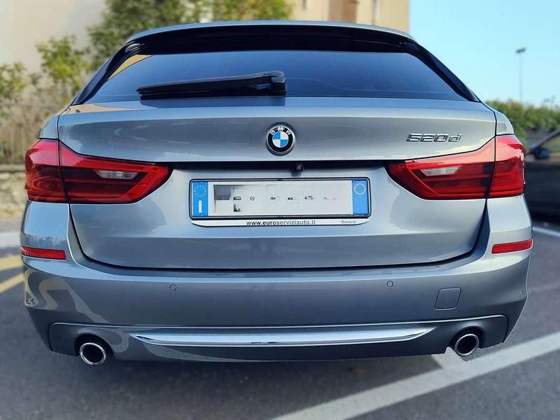 Usata BMW 520 Luxury Line 190 CV (139 kW) 2019 Grigio Station wagon
