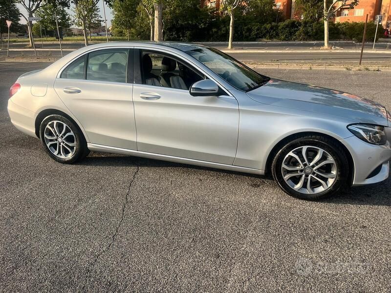 Grigio Usata 2016 Mercedes C220 Tre volumi | 15.000 € (Buon prezzo) - Immagine 1/4