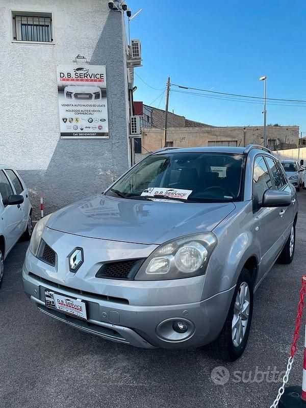 Usata Renault Koleos 150 CV (110 kW) 2009 Argento SUV