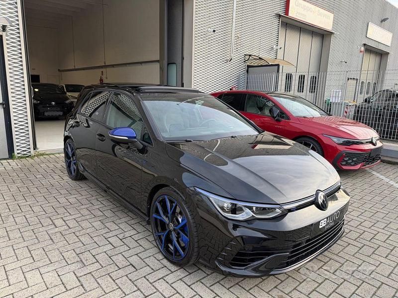 Usata VW Golf VIII R 333 CV (244 kW) 2024 Nero Berlina