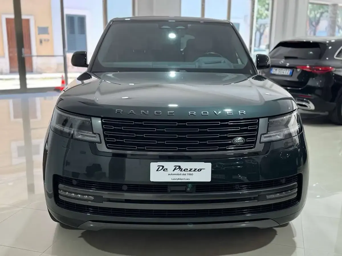 Usata Land Rover Range Rover HSE 300 CV (220 kW) 2022 British racing green SUV