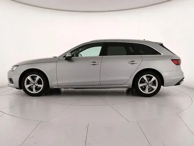 Usata Audi A4 Advanced Plus 163 CV (119 kW) 2024 Argento metallizzato Station wagon