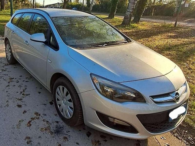 Argento Usata 2015 Opel Astra Business Station wagon | 4850 € (Super prezzo) - Immagine 1/4