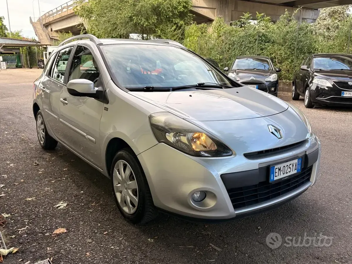 Usata Renault Clio 75 CV (55 kW) 2012 Grigio Station wagon