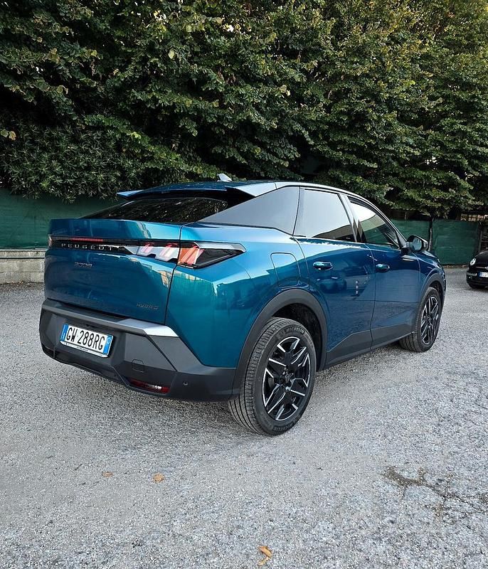 Usata Peugeot 3008 Allure 150 CV (110 kW) 2024 Blu/azzurro SUV