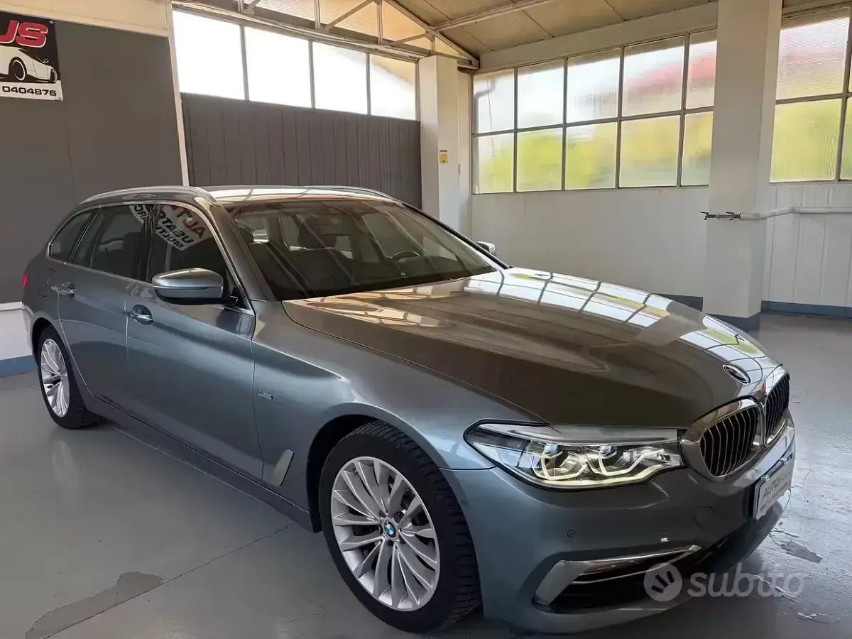 Usata BMW 520 Luxury Line 190 CV (139 kW) 2019 Grigio Station wagon